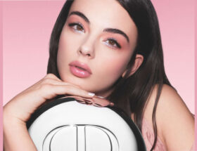 Deva Cassel presenta Glowmania, lo spring makeup di Dior